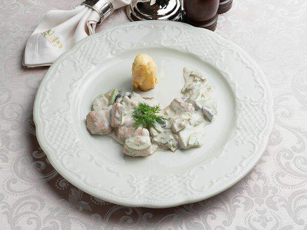 1913 год - Рагу из трески с грибами в сметанном соусе