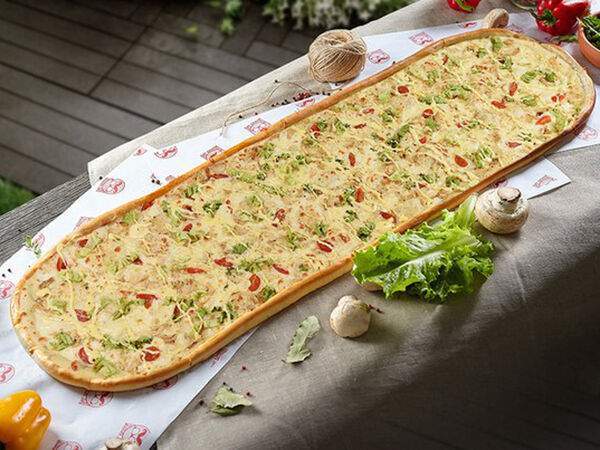 Биг Бенни - Метровая пицца Цезарь