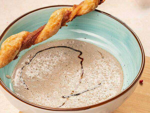 Пармезан - Суп-крем из белых грибов