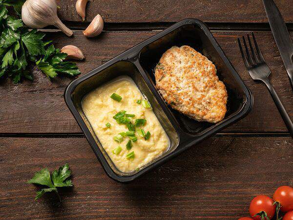 Твоя Еда - Куриные оладьи и картофельное пюре