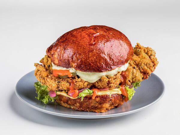 Coco Delivery - Бургер острый с курицей