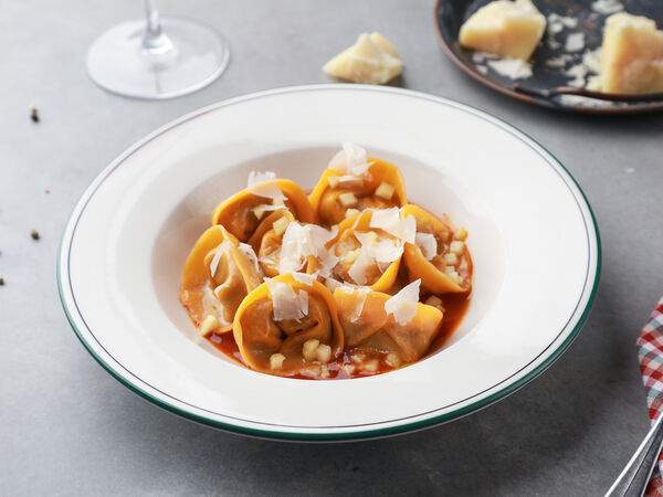 Pinzeria by Bontempi - Паста Тортеллини с уткой и яблочным чатни