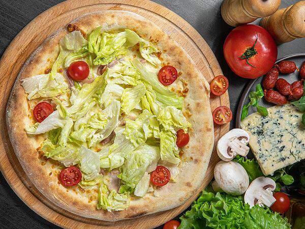 Yoshi Sushi & Mulino Pizza - Пицца Цезарь