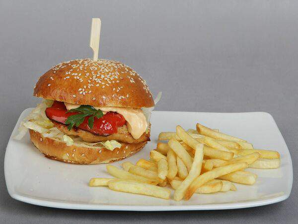 Гриль-Бар Лето - Бургер с курицей