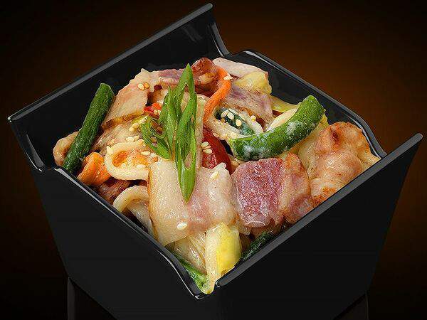 СУШИБОКС - Вок с беконом и курицей в сливочном соусе