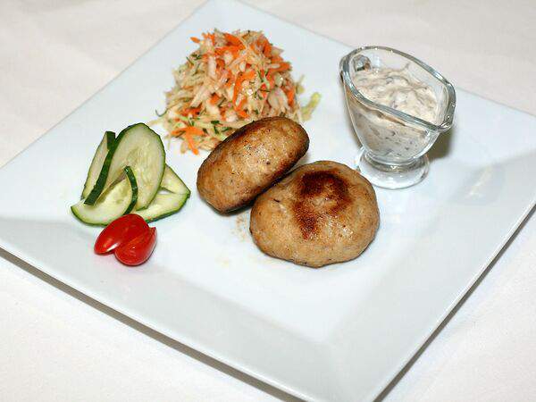 Пингвин - Котлеты из индейки с грибным соусом