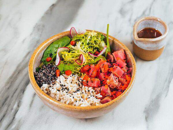 Выжималка - Боул с тунцом, овощами, рисом, овощами и годжи