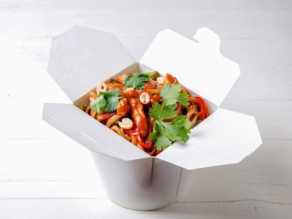 Суша - Вок Курица и арахис в соусе терияки