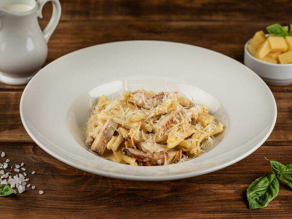 Шоколадница - Паста Альфредо с курицей