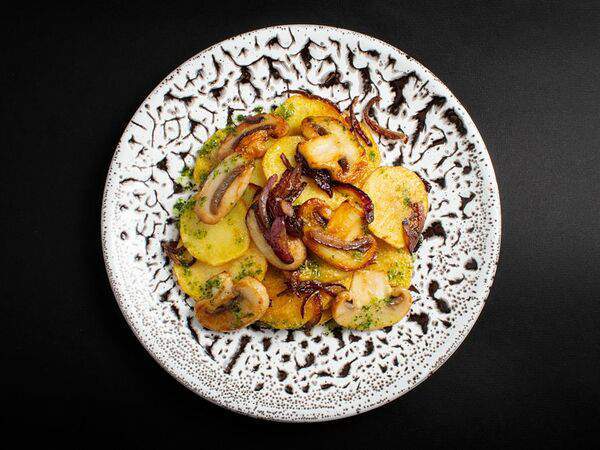 Under Bar - Жареный картофель с грибами