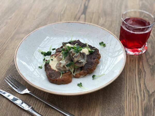 Family kitchen - Томленый стейк из говядины с шампиньонами