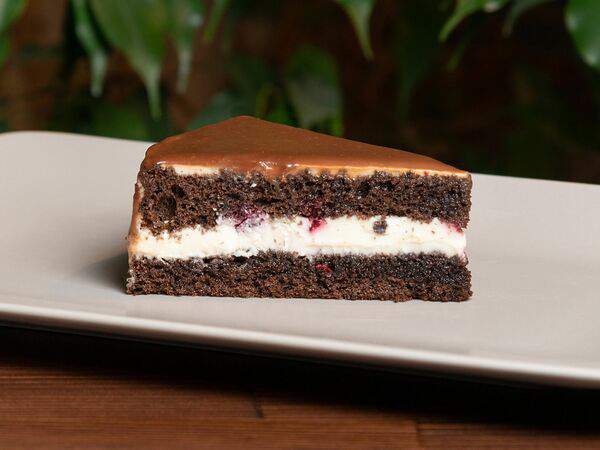 Bradbury coffee - Шоколадный торт с вишней