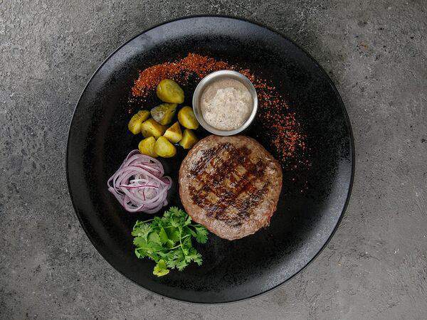 Стейк By Steak - Фирменная домашняя котлета с перечным соусом