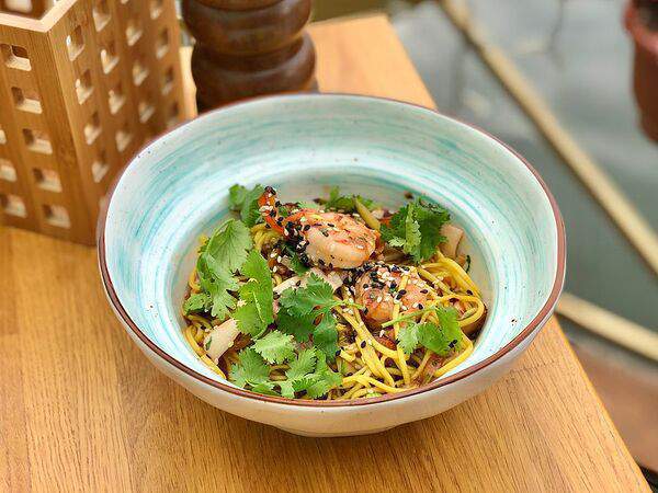 Лето на поляне - Лапша яичная с морепродуктами