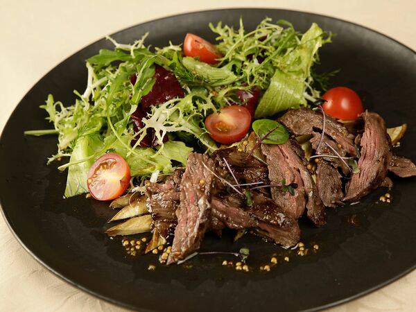 City - Микс-салат с ростбифом и жареными баклажанами