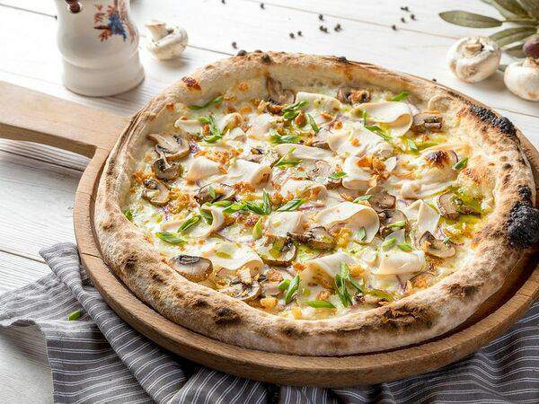 Tutto Bene - Пицца с курицей и соусом песто