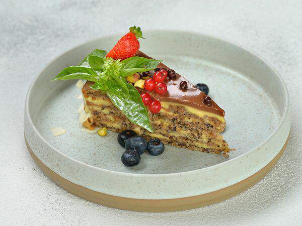 Базилик - Шоколадно-ореховый торт