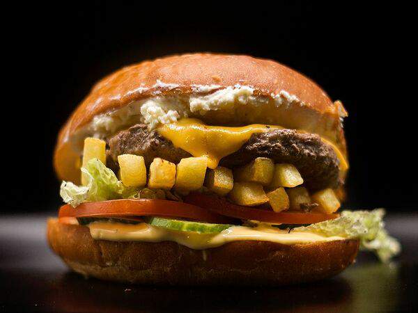 Вкус улиц - Канадский бургер Put in