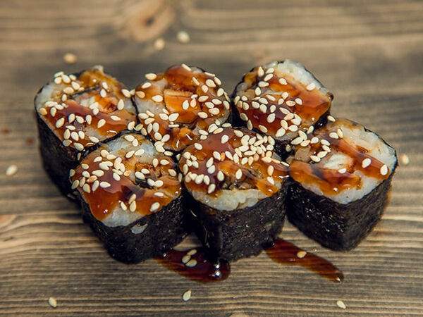 Неместные. Доставка еды и напитков - Ролл Спайс с угрем