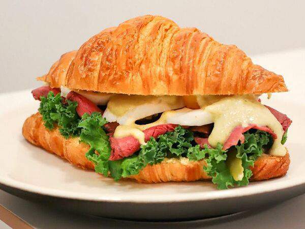 Technica - Круассан с ростбифом