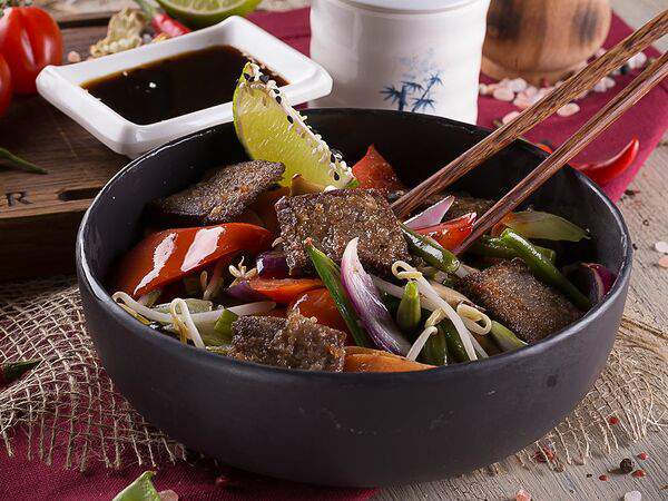 Premier & Only - Вок с пряной говядиной