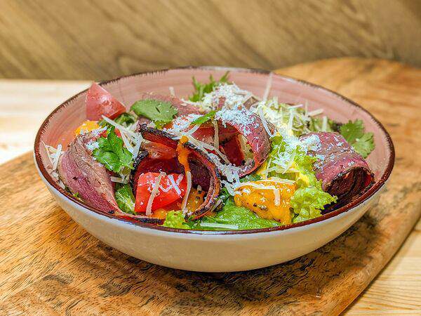 Реберная Промясо - Салат с пастрами и манго