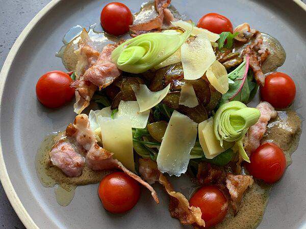 Amelie - Салат с карамелизированной грушей