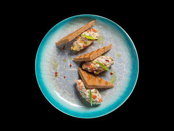 Fabrika - Оливье с бужениной и гренками