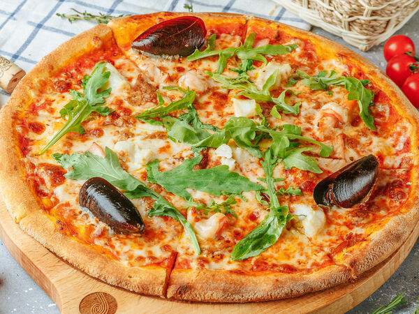 La Pasta - Пицца с морепродуктами