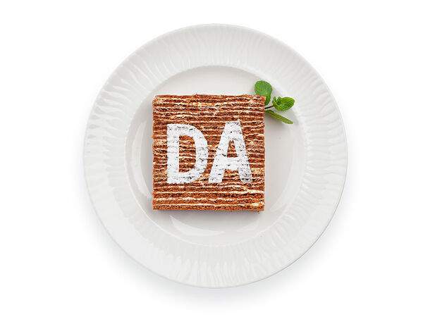 Da - Десерт Медовик