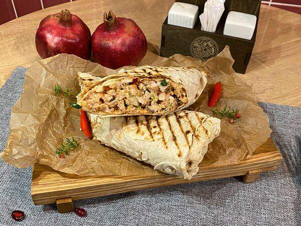 Мангал хауз - Шаурма куриная на углях в армянском лаваше