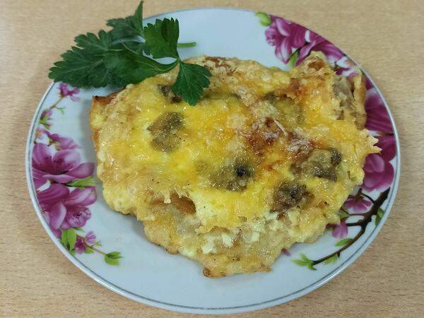 Обеды на Баррикадной - Филе куриное с грибами под сырной корочкой