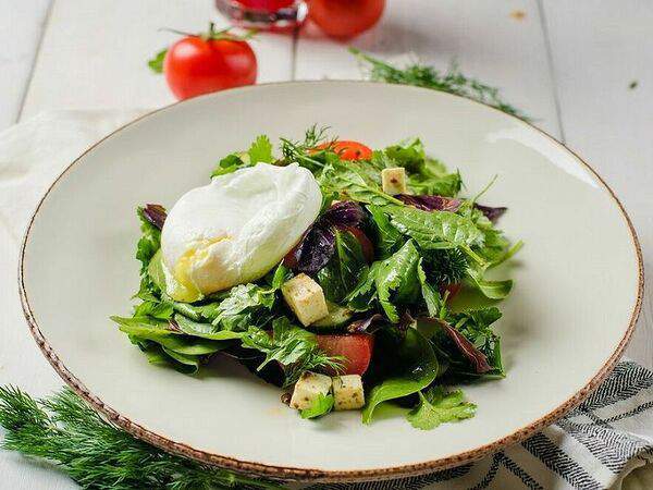 Маймун - Салат с яйцом пашот