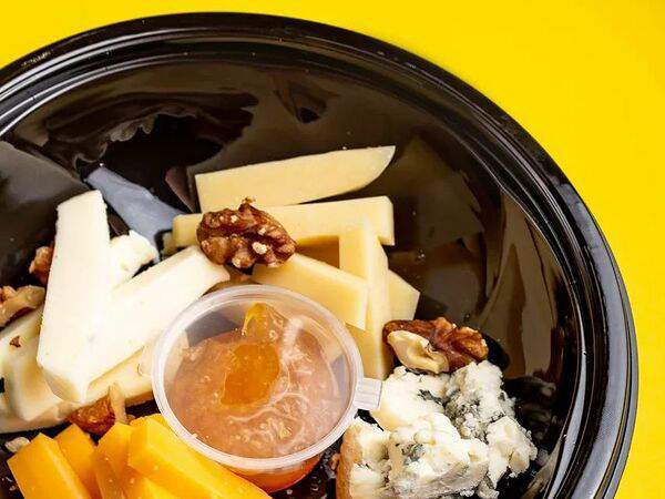 Гугенот пицца - Сырная тарелка