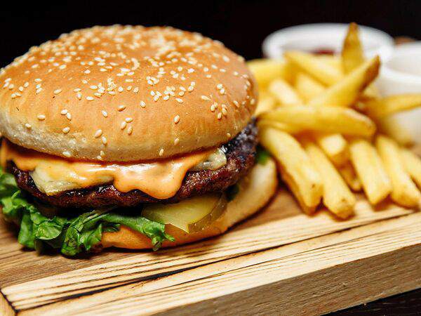 Harat's Irish Pub - Harats Бургер