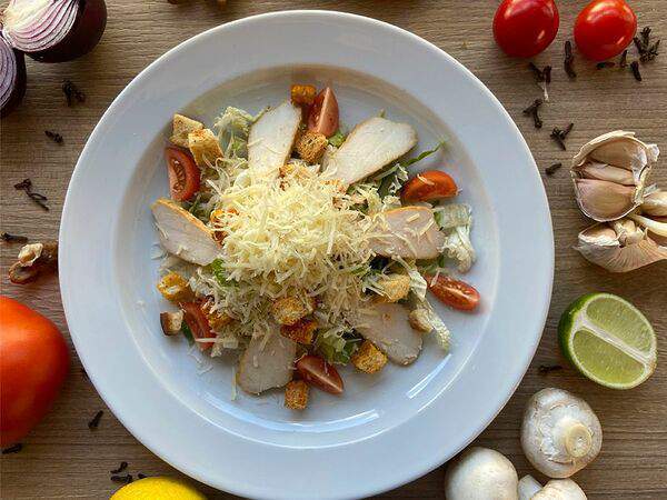 Two pizza - Салат Цезарь с курицей