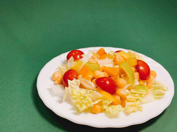 Просто вкусно - Сытный салат с помидорами черри