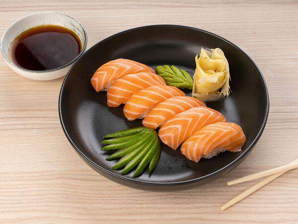 Кафе Полезные Продукты Лавка Здоровой Еды - Суши Лосось