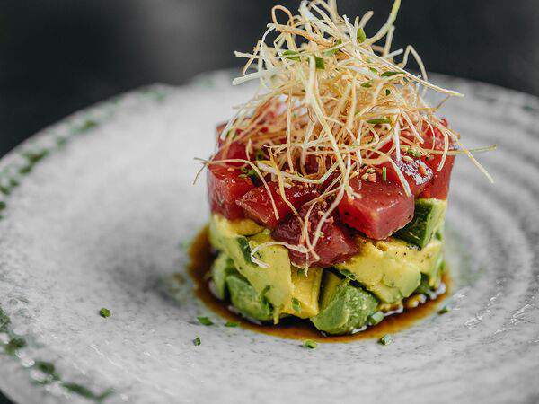 Shima - Тартар тунец на авокадо