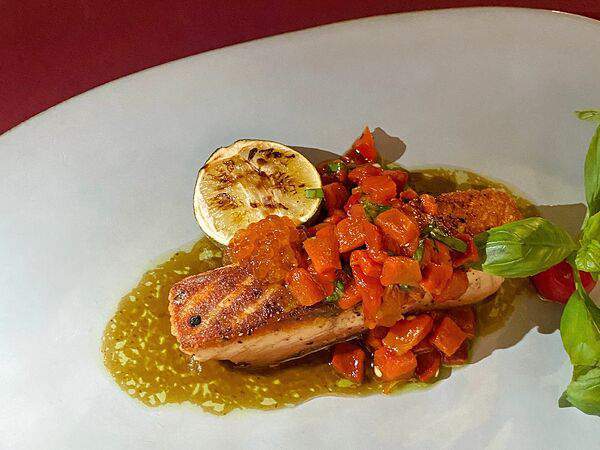 Сулугуни - Лосось трёхслойный