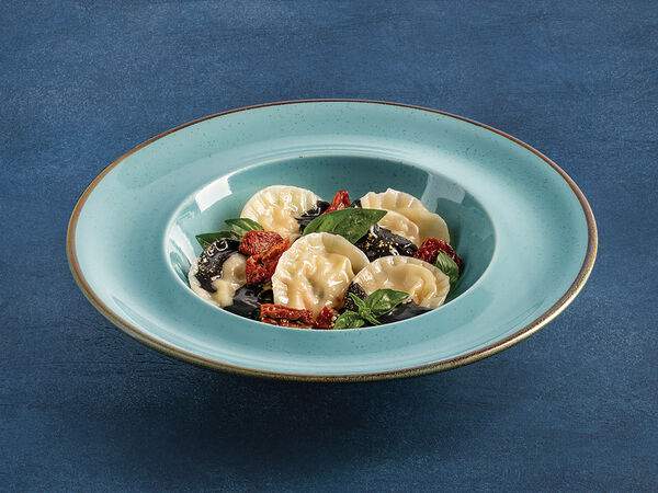 Пицца Пи - Равиоли с креветками в соусе из чернил каракатиц