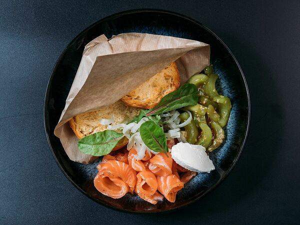 Прага - Лосось слабой соли с сырным кремом