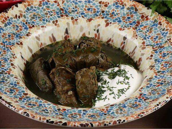 Дэда - Долма из баранины в винoградных листьях