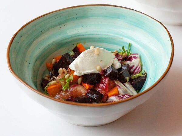 Квартира 162 - Салат с печеной свеклой, тыквой и форелью