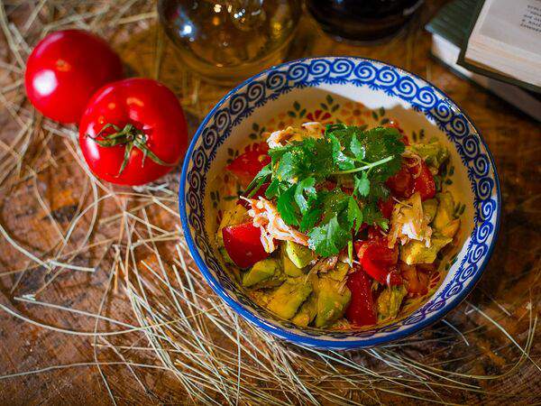 Сыроварня - Салат с крабом и авокадо