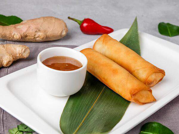 Kung Pho - Нэмы с бананом и кокосовым кремом