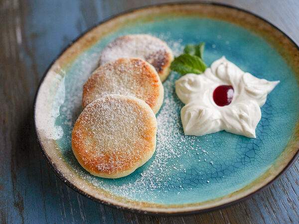 Кинза - Сырники со сметаной