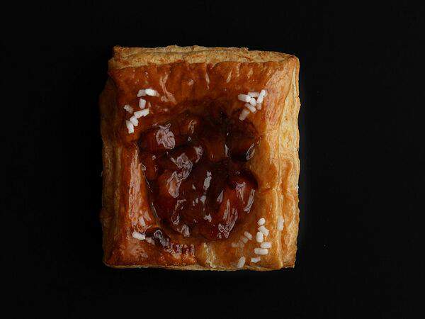 Брецель - Слойка с яблоком