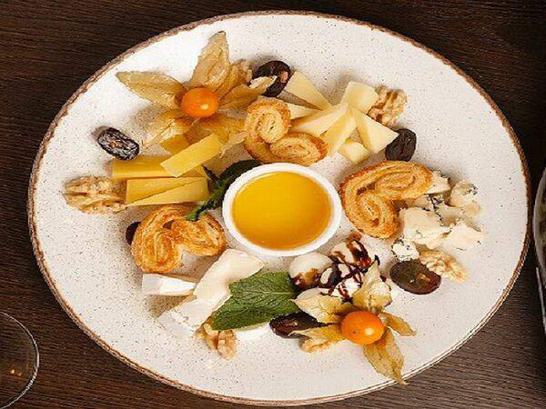 Вершина - Тарелка сыров