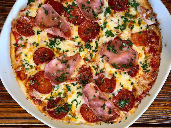 Акапулько - Пицца с ветчиной и пикантной Пепперони